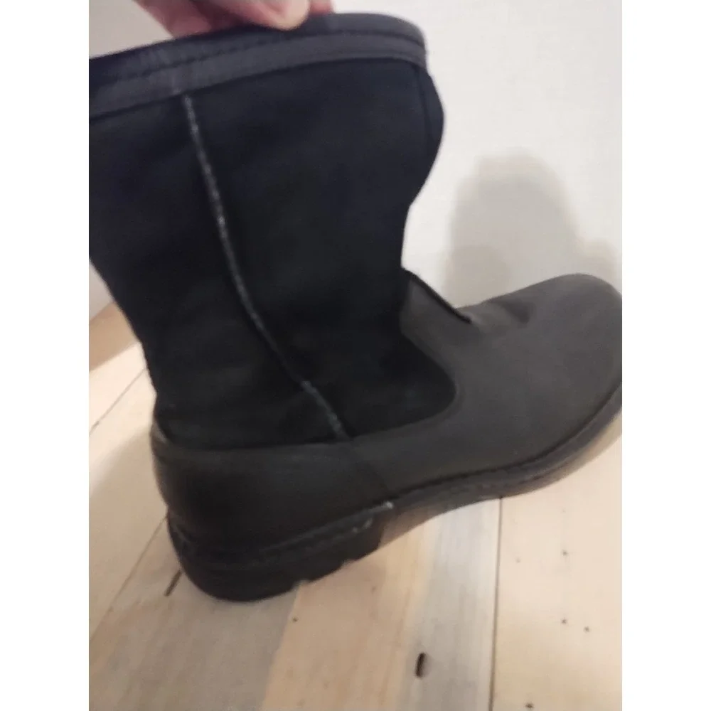UGG Hartsville Leather Shearling Boots Mens 9 Suede 5626 Winter Outdoors Warm